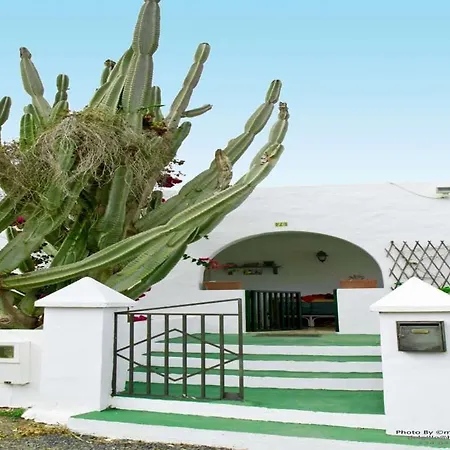 Villa Sleeps 4 Wifi Orzola